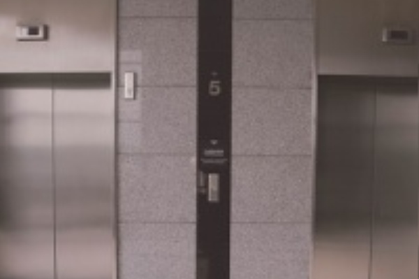 L'ascenseur tombe en panne
